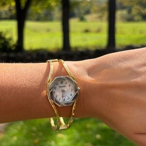 Elegant Gold Wristwatch